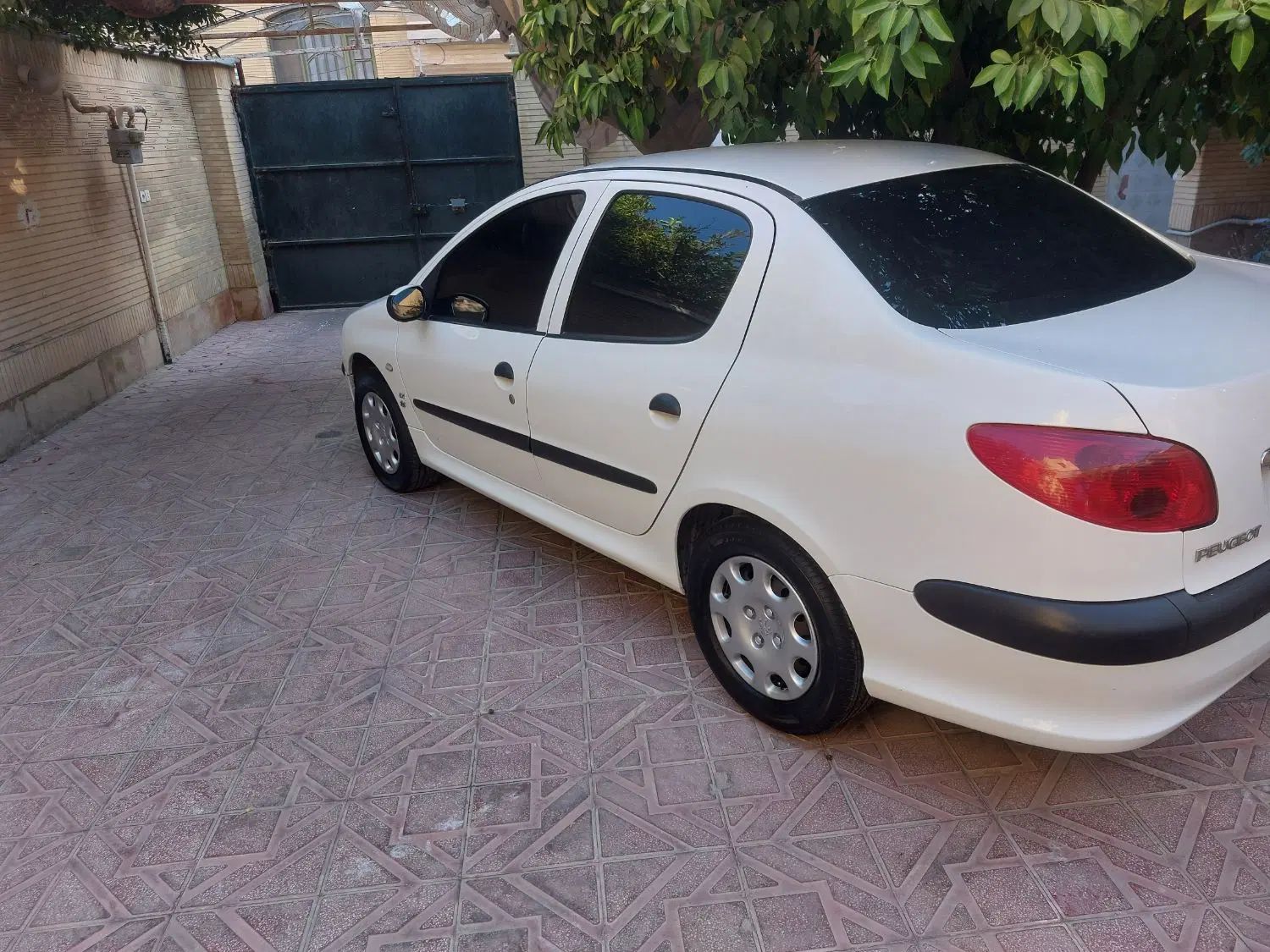 پژو ۲۰۶ صندوق دار v8 - 1397