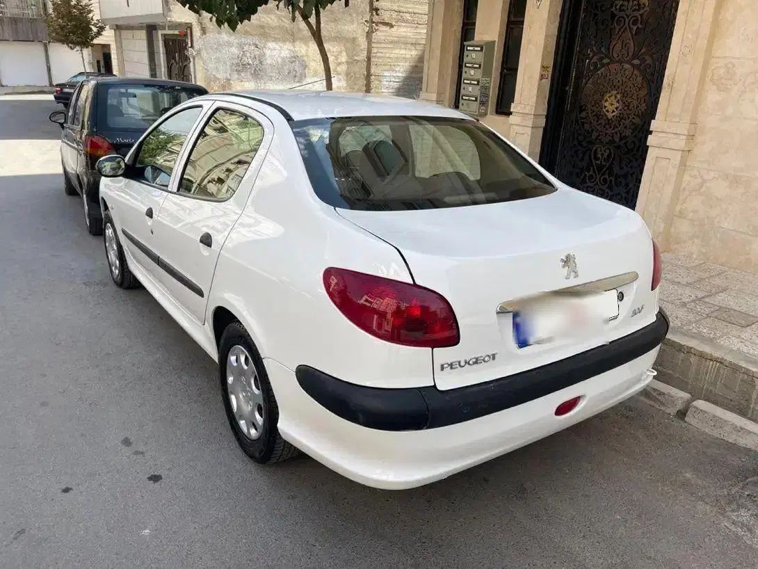پژو ۲۰۶ صندوق دار v8 - 1394