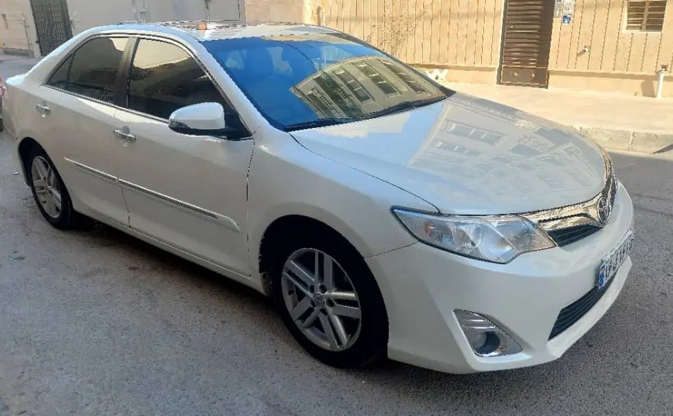 تویوتا کمری XLE - 2014