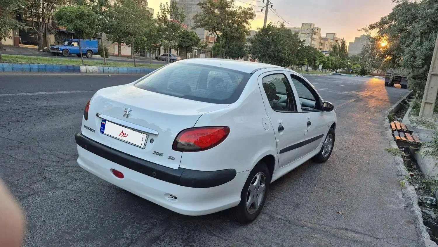 پژو ۲۰۶ صندوق دار v8 - 1398