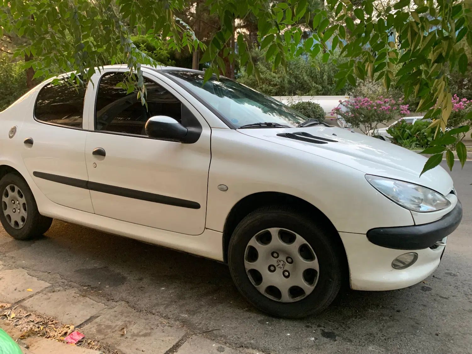 پژو ۲۰۶ صندوق دار v8 - 1396
