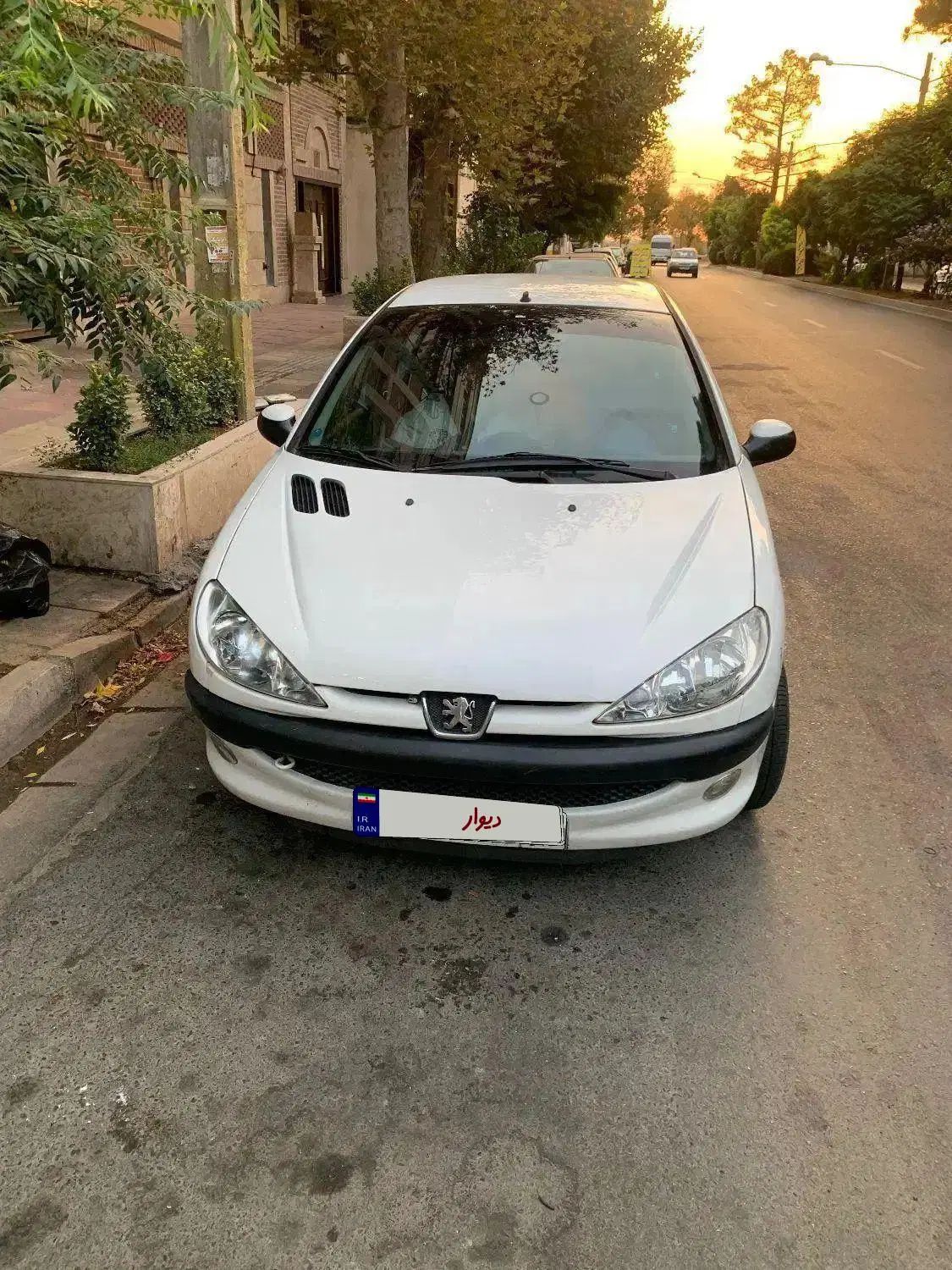 پژو ۲۰۶ صندوق دار v8 - 1396