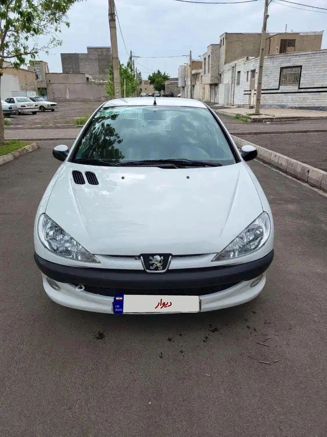 پژو ۲۰۶ صندوق دار v8 - 1393