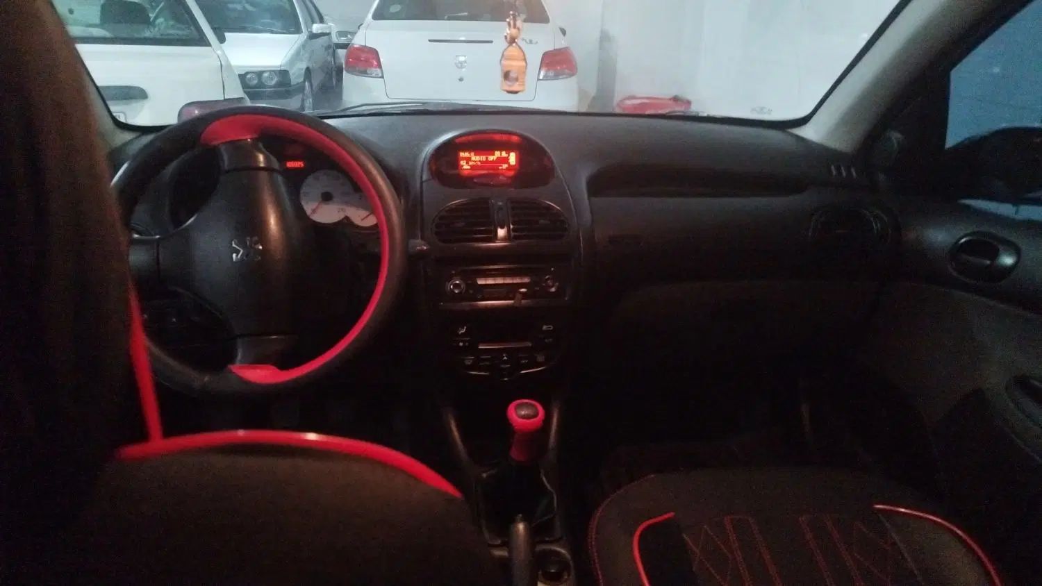 پژو ۲۰۶ صندوق دار v8 - 1397