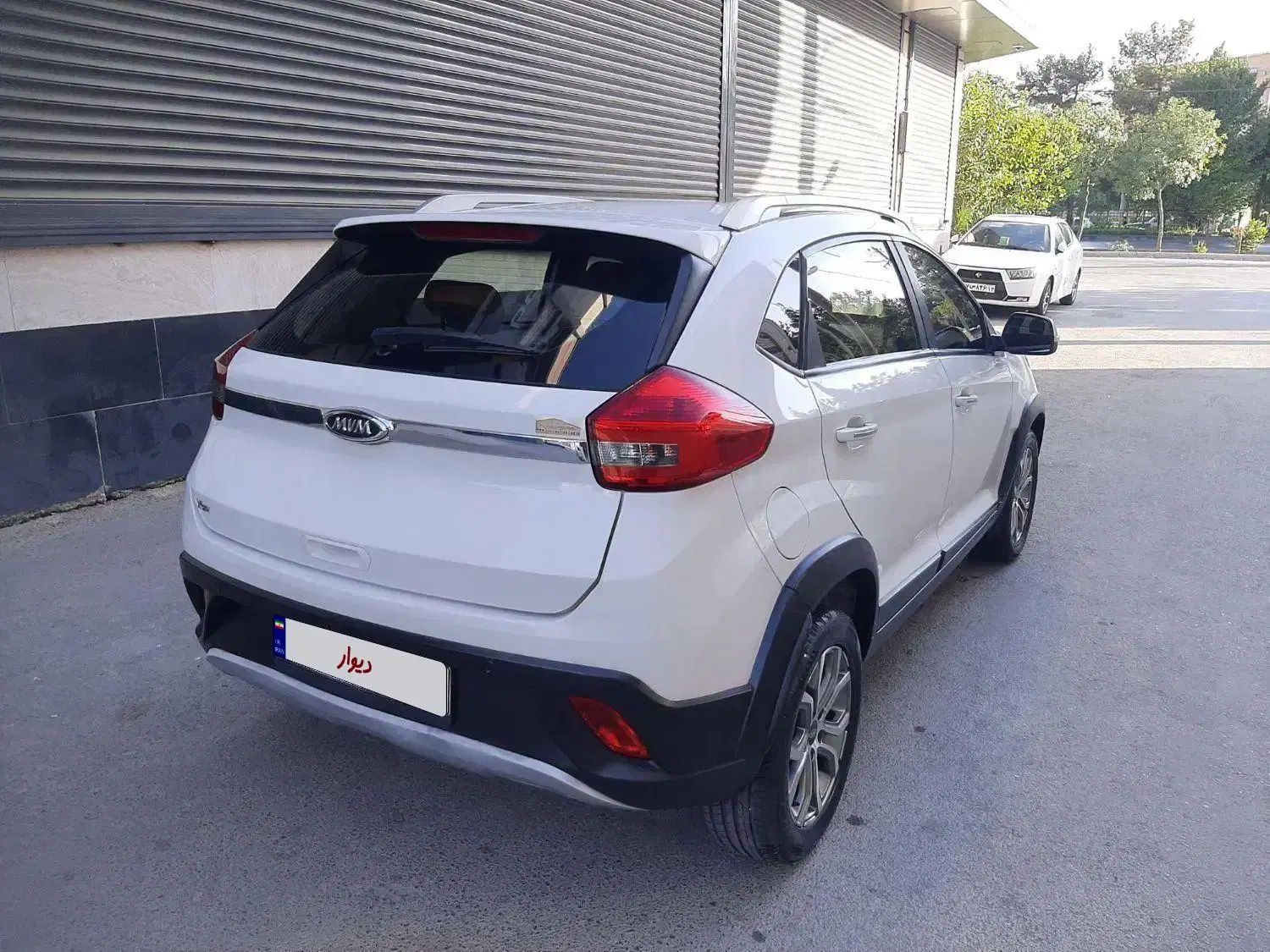 ام وی ام X22 دنده‌ای لاکچری - 1396
