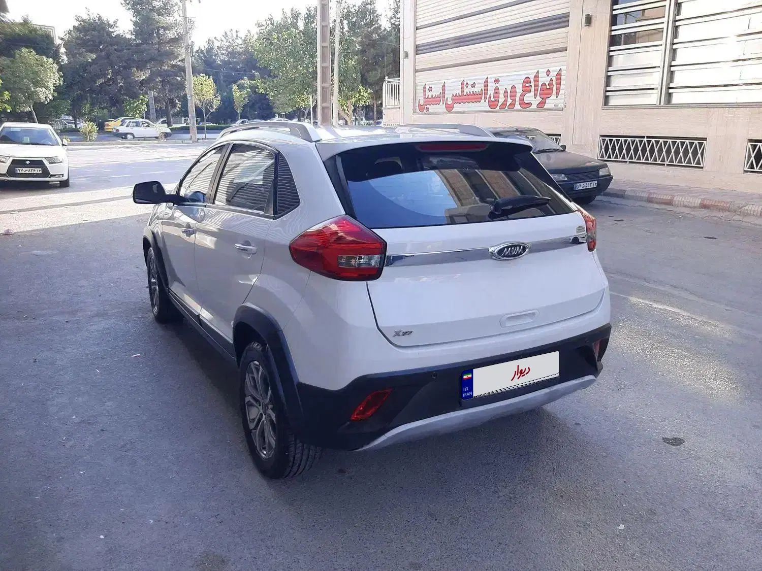 ام وی ام X22 دنده‌ای لاکچری - 1396