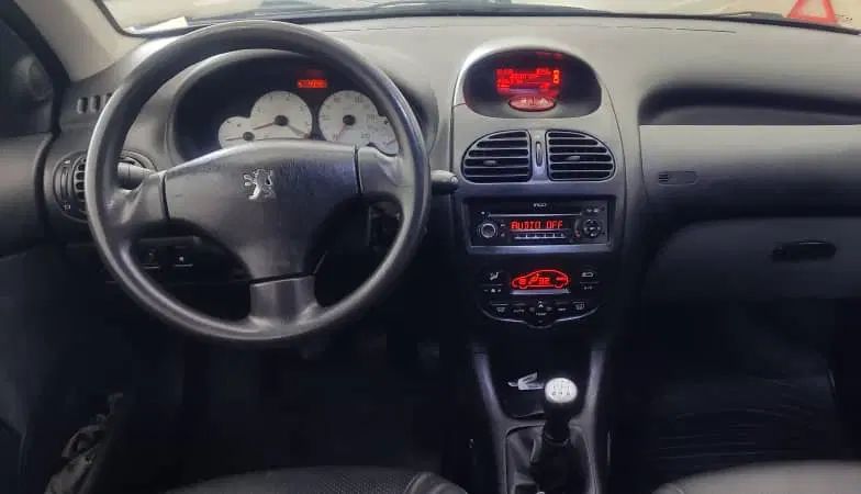 پژو ۲۰۶ صندوق دار v8 - 1397