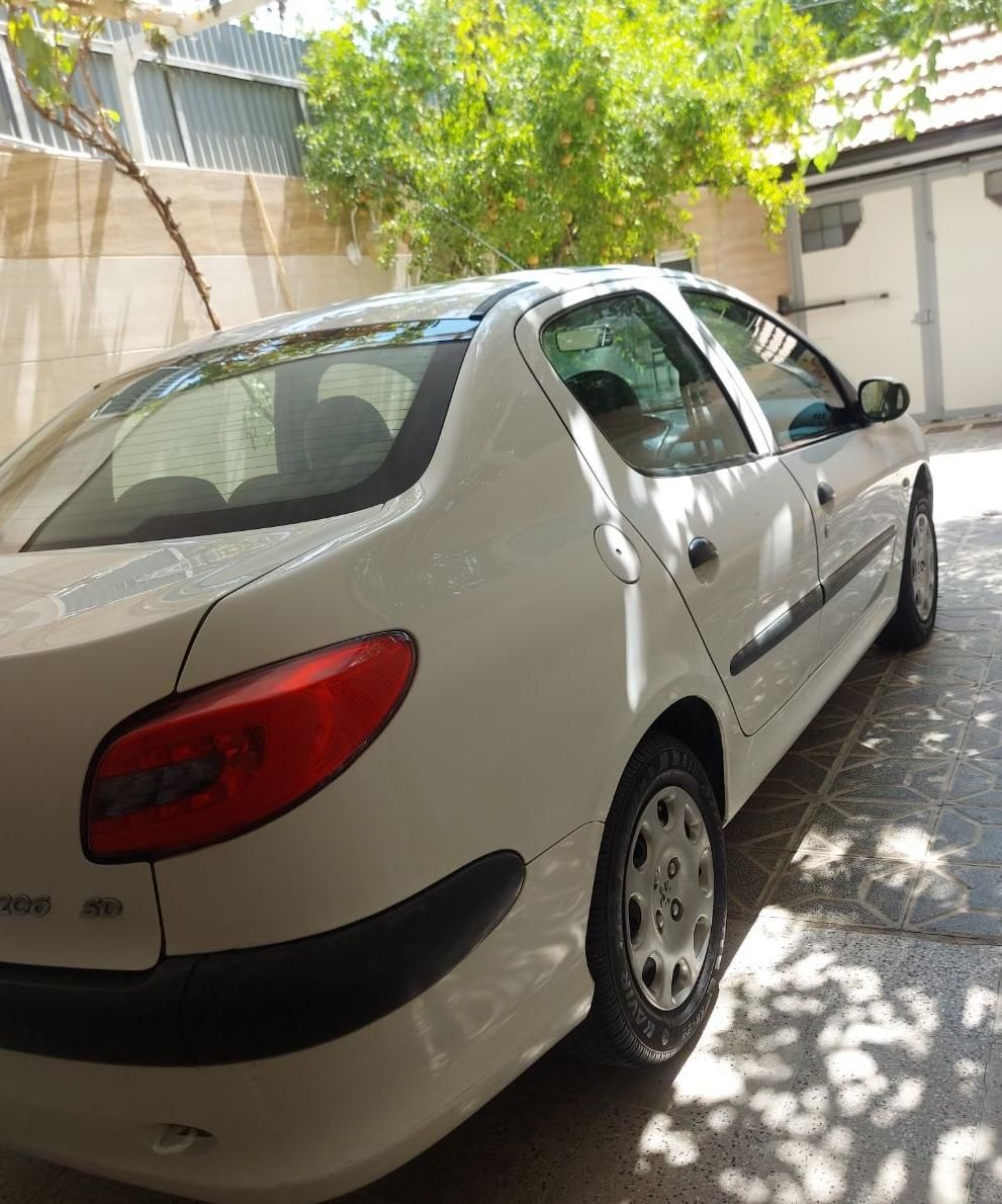 پژو ۲۰۶ صندوق دار v8 - 1393