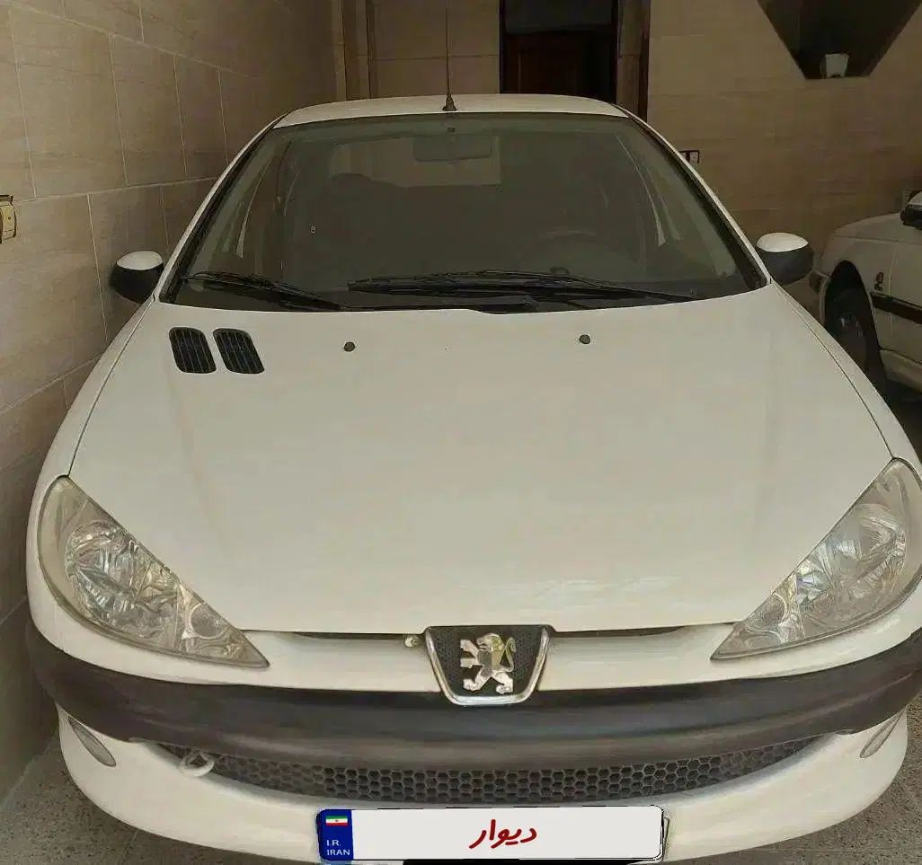 پژو ۲۰۶ صندوق دار v8 - 1393