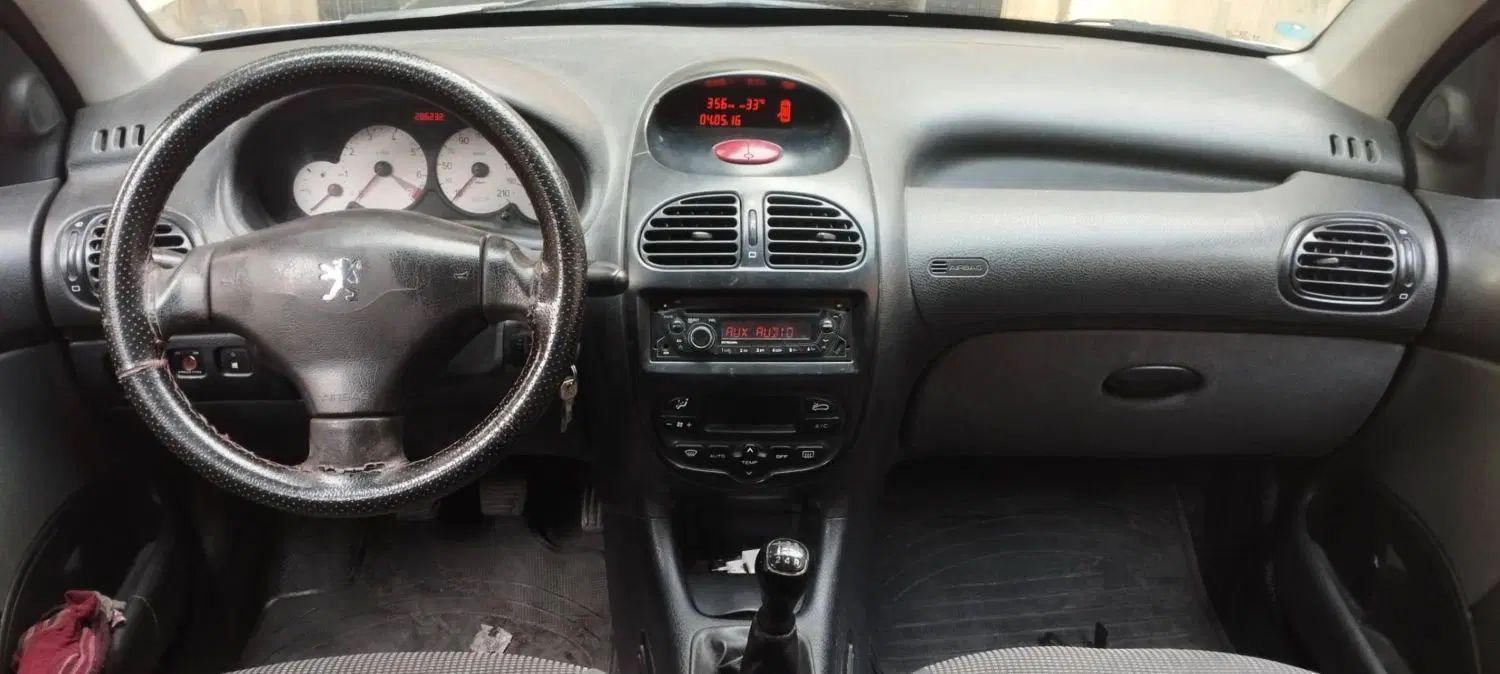 پژو ۲۰۶ صندوق دار v8 - 1393