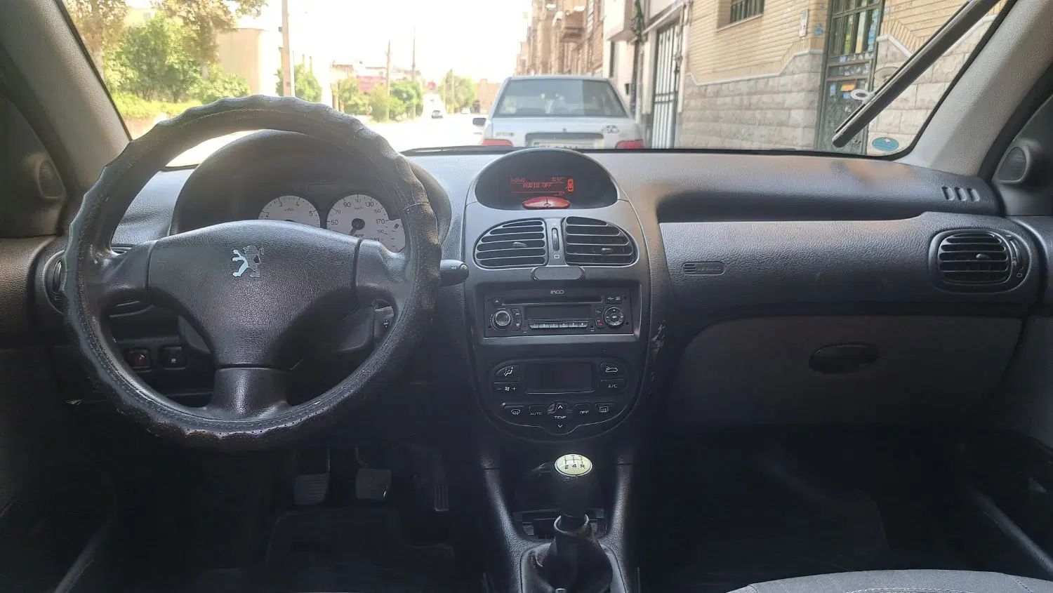 پژو ۲۰۶ صندوق دار v8 - 1396