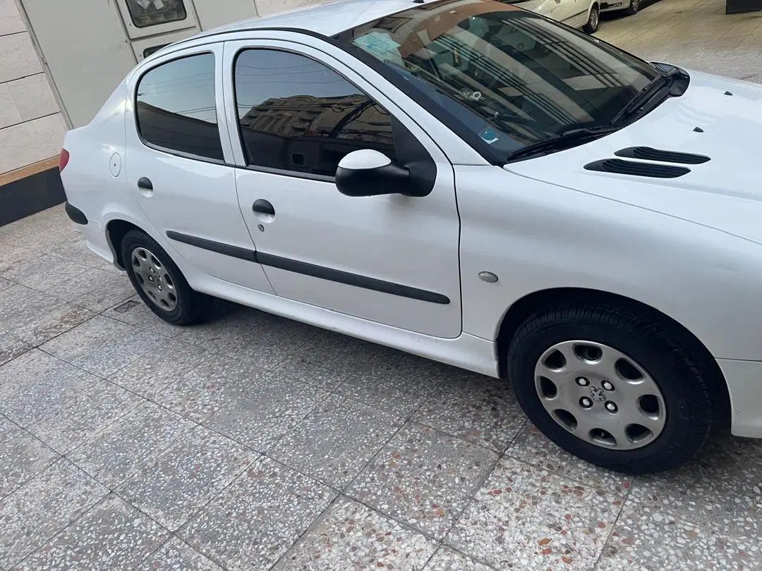 پژو ۲۰۶ صندوق دار v8 - 1396