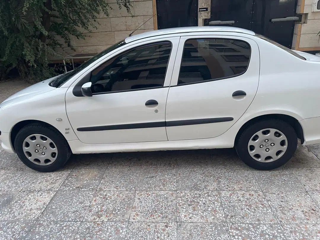 پژو ۲۰۶ صندوق دار v8 - 1396