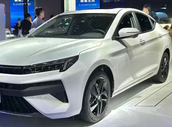 جک J4 اتوماتیک ساده - 1404