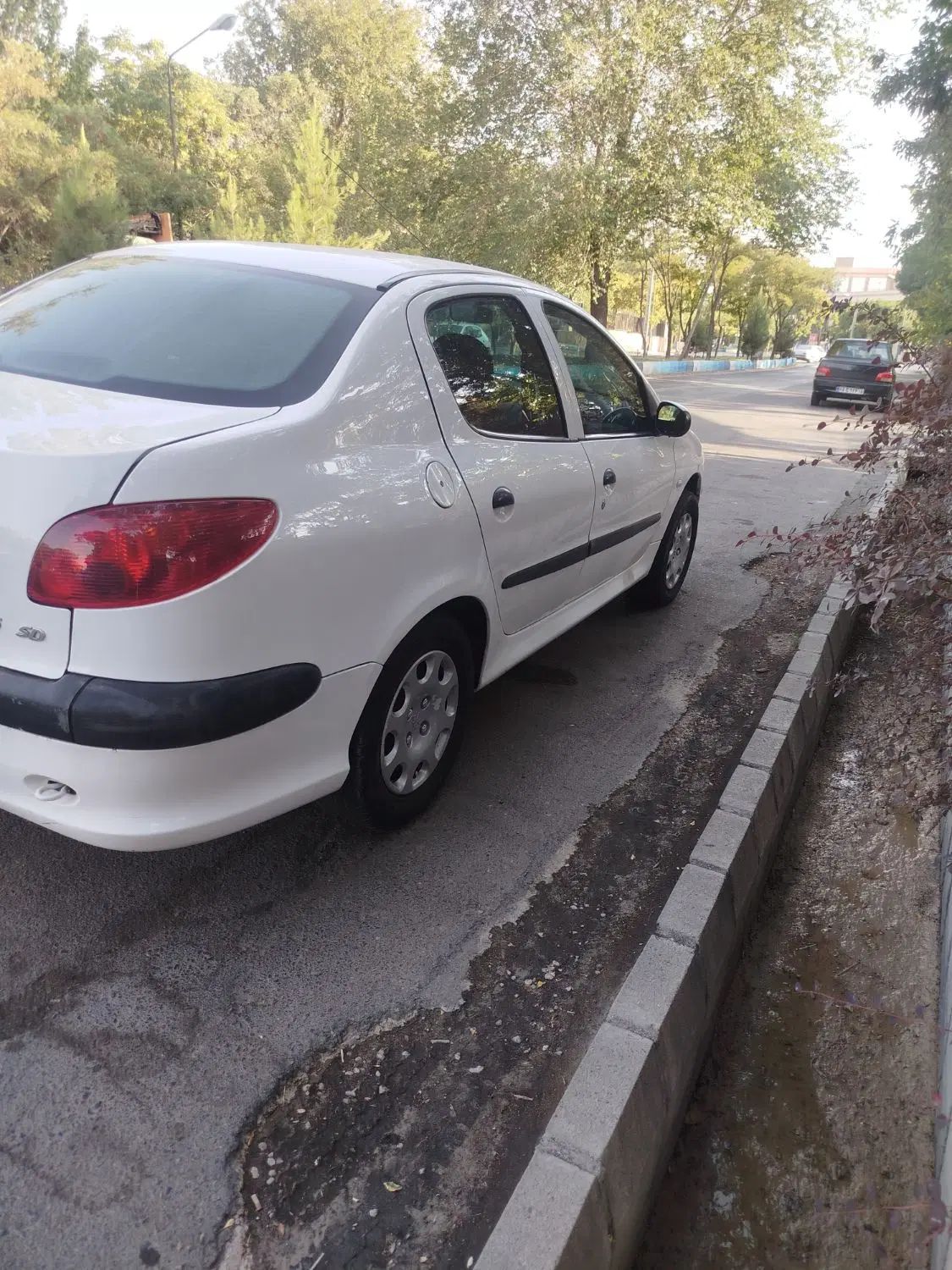 پژو ۲۰۶ صندوق دار v8 - 1391