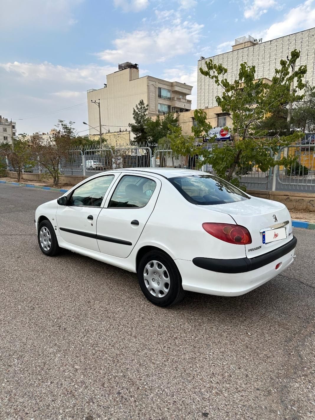 پژو ۲۰۶ صندوق دار v8 - 1395
