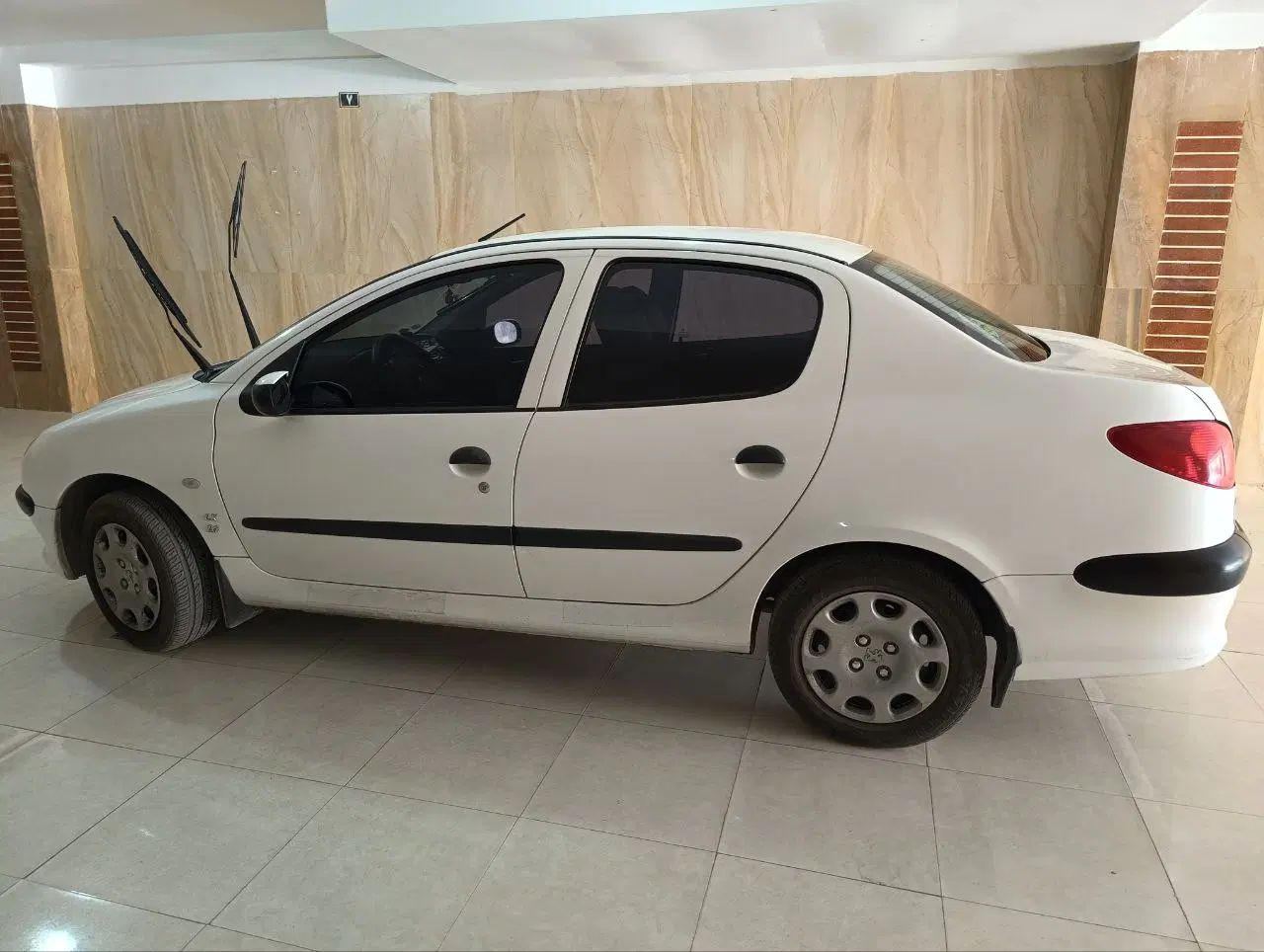 پژو ۲۰۶ صندوق دار v8 - 1399