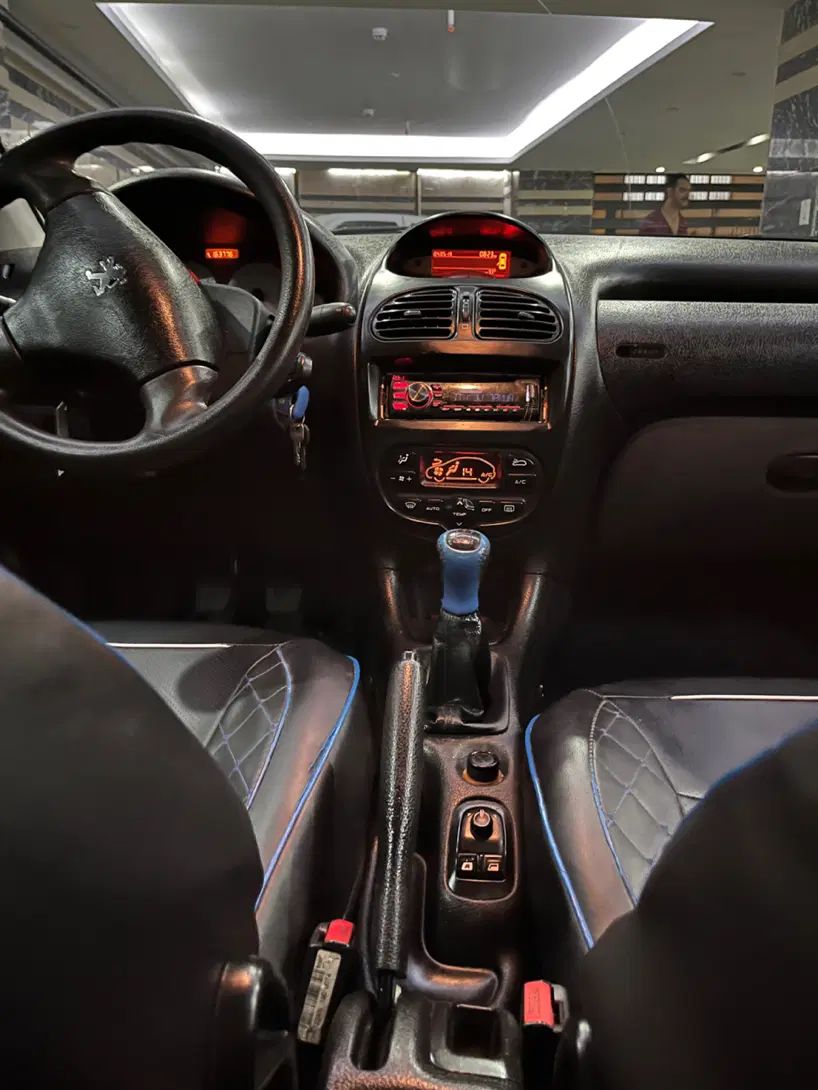 پژو ۲۰۶ صندوق دار v8 - 1396