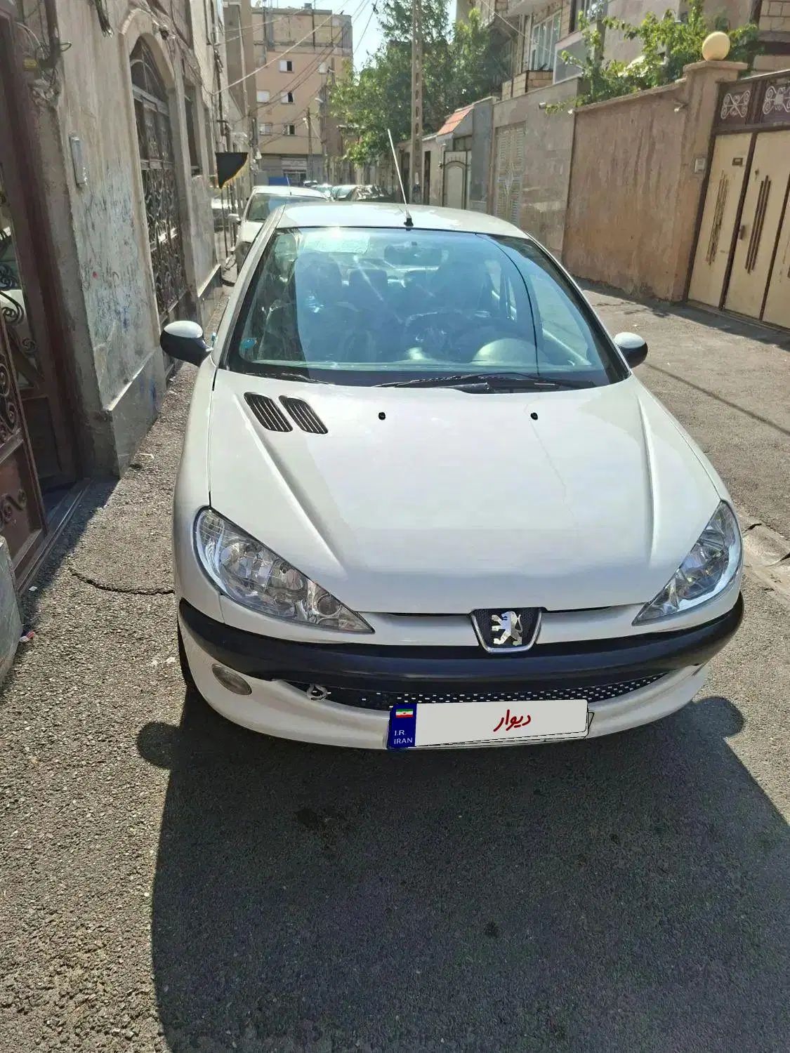 پژو ۲۰۶ صندوق دار v8 - 1396