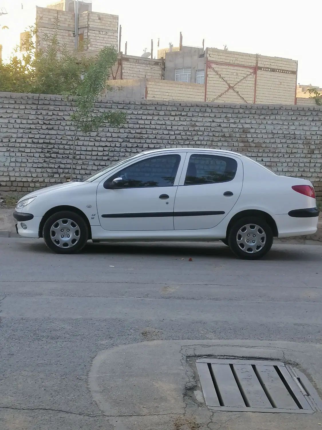 پژو ۲۰۶ صندوق دار v8 - 1397