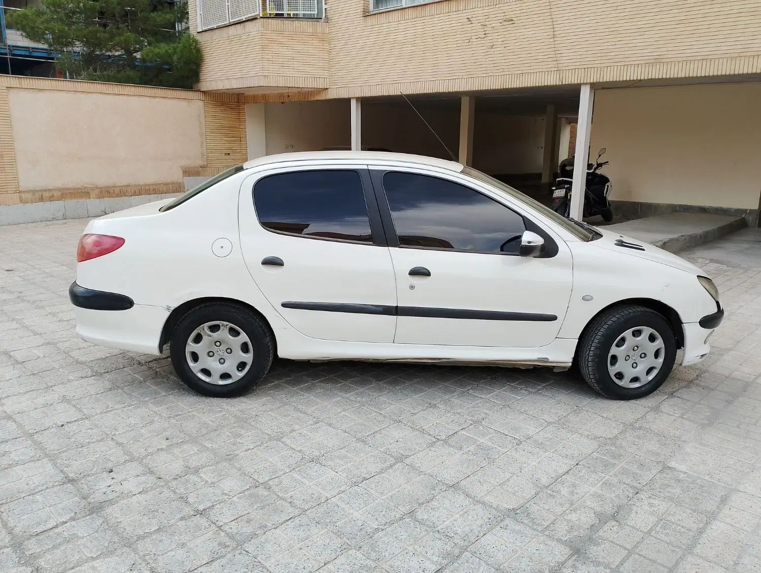 پژو ۲۰۶ صندوق دار v20 - 1389