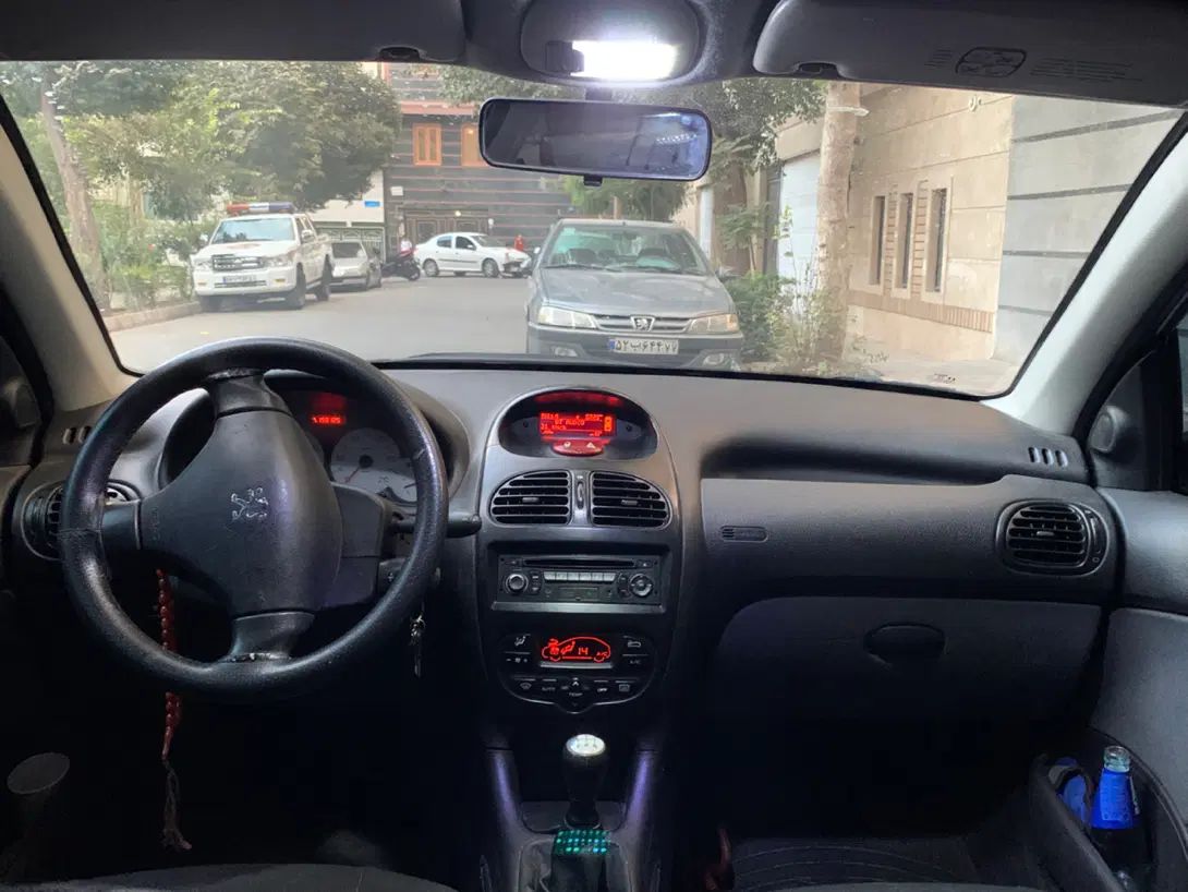 پژو ۲۰۶ صندوق دار v8 - 1398
