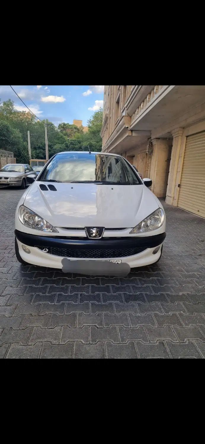 پژو ۲۰۶ صندوق دار v8 - 1393