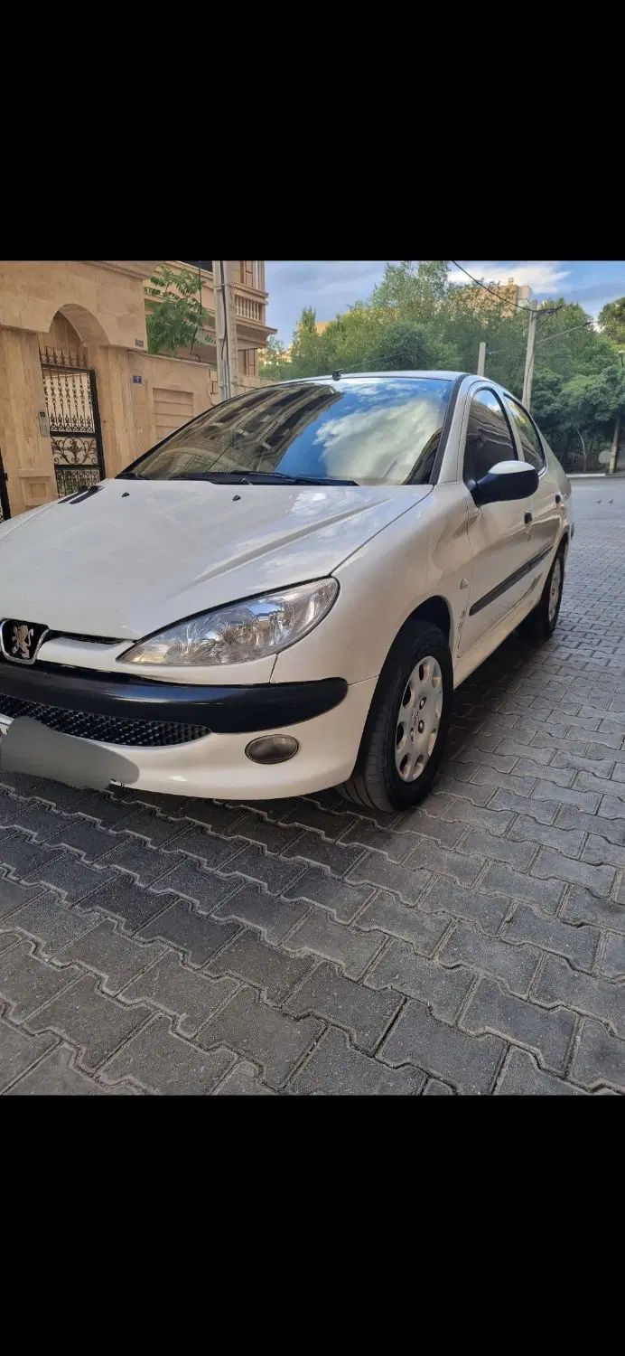 پژو ۲۰۶ صندوق دار v8 - 1393