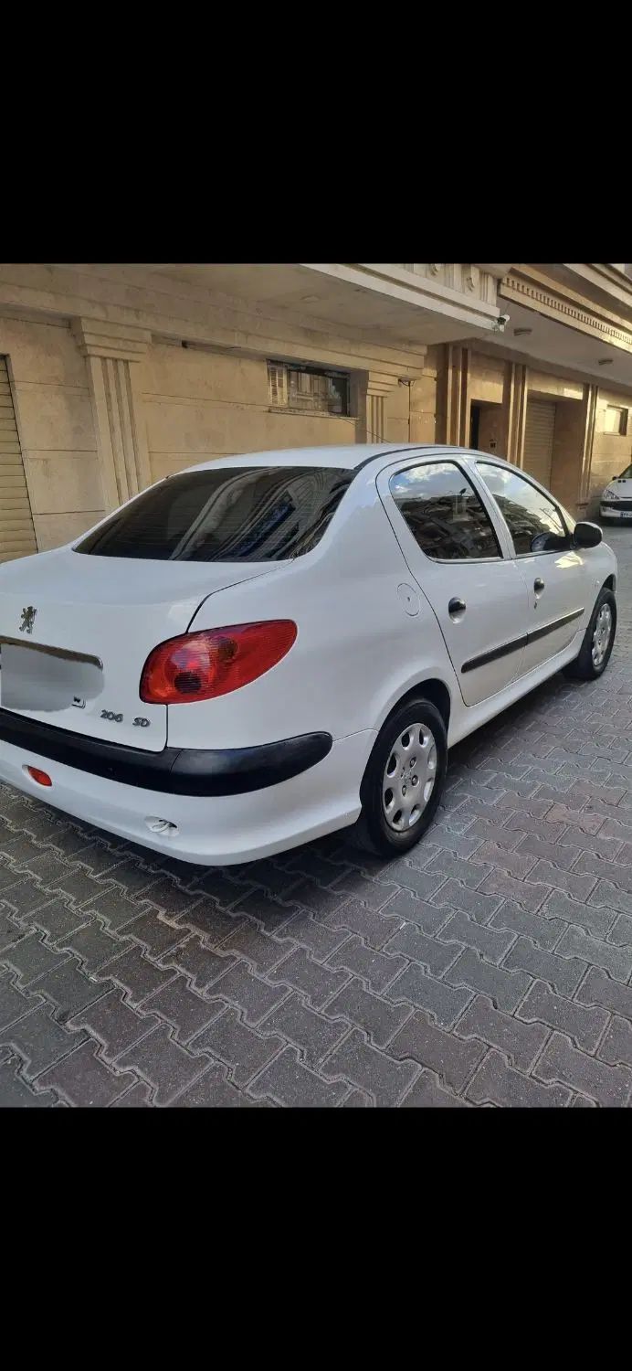 پژو ۲۰۶ صندوق دار v8 - 1393