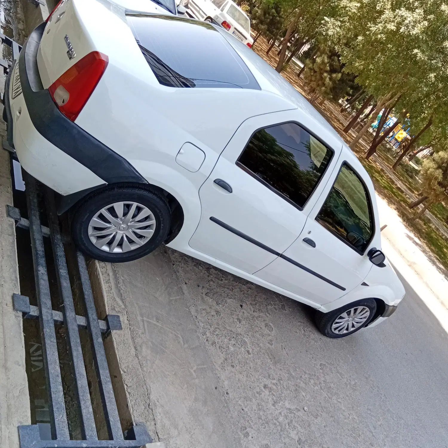 خودرو رنو، تندر 90 آگهی ann_20019208
