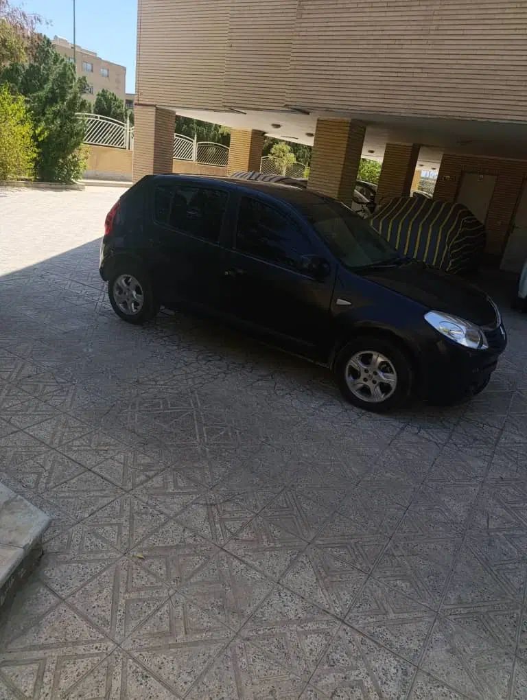 رنو ساندرو دنده ای - 1395