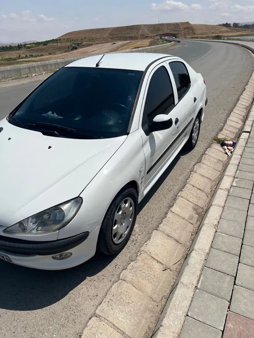 پژو ۲۰۶ صندوق دار v8 - 1392