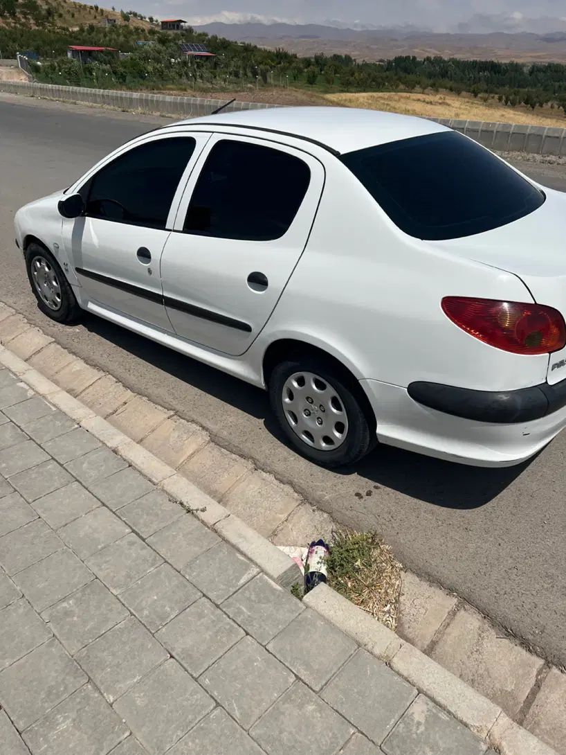 پژو ۲۰۶ صندوق دار v8 - 1392