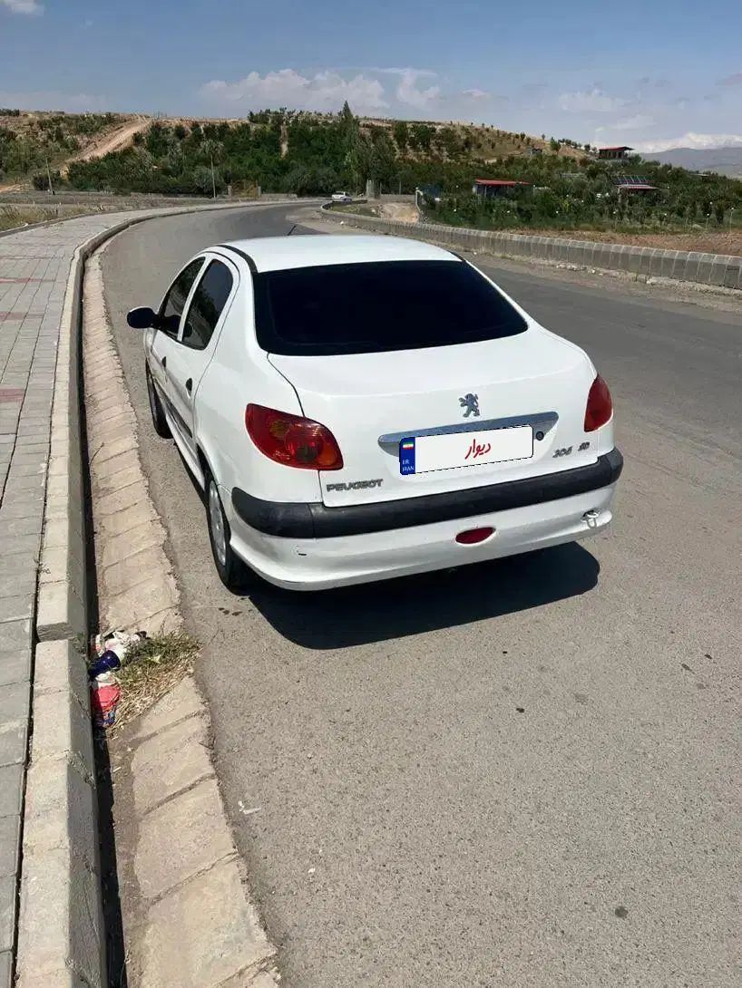 پژو ۲۰۶ صندوق دار v8 - 1392