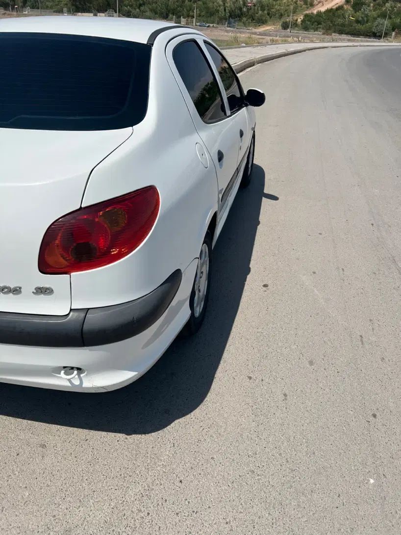 پژو ۲۰۶ صندوق دار v8 - 1392