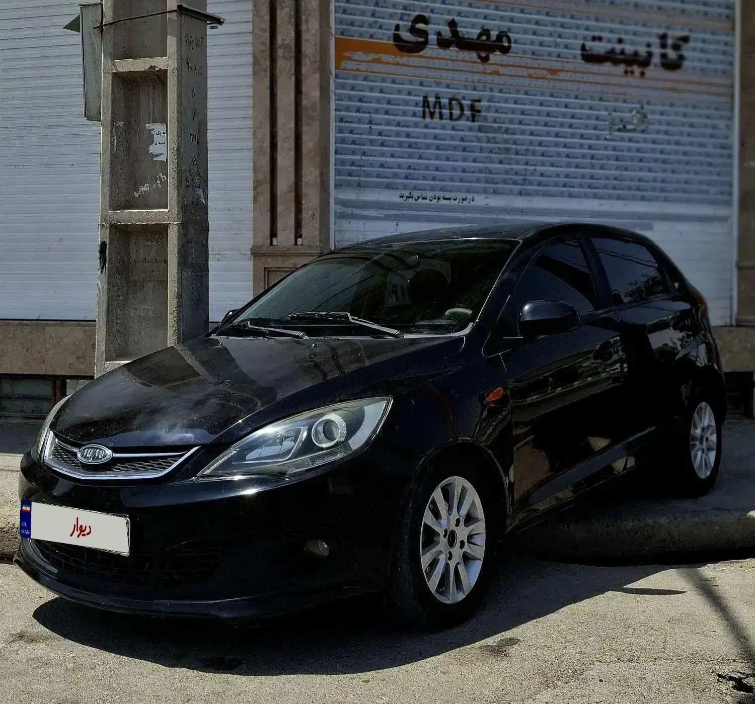 خودرو ام وی ام، 315 هاچ بک آگهی ann_20020801