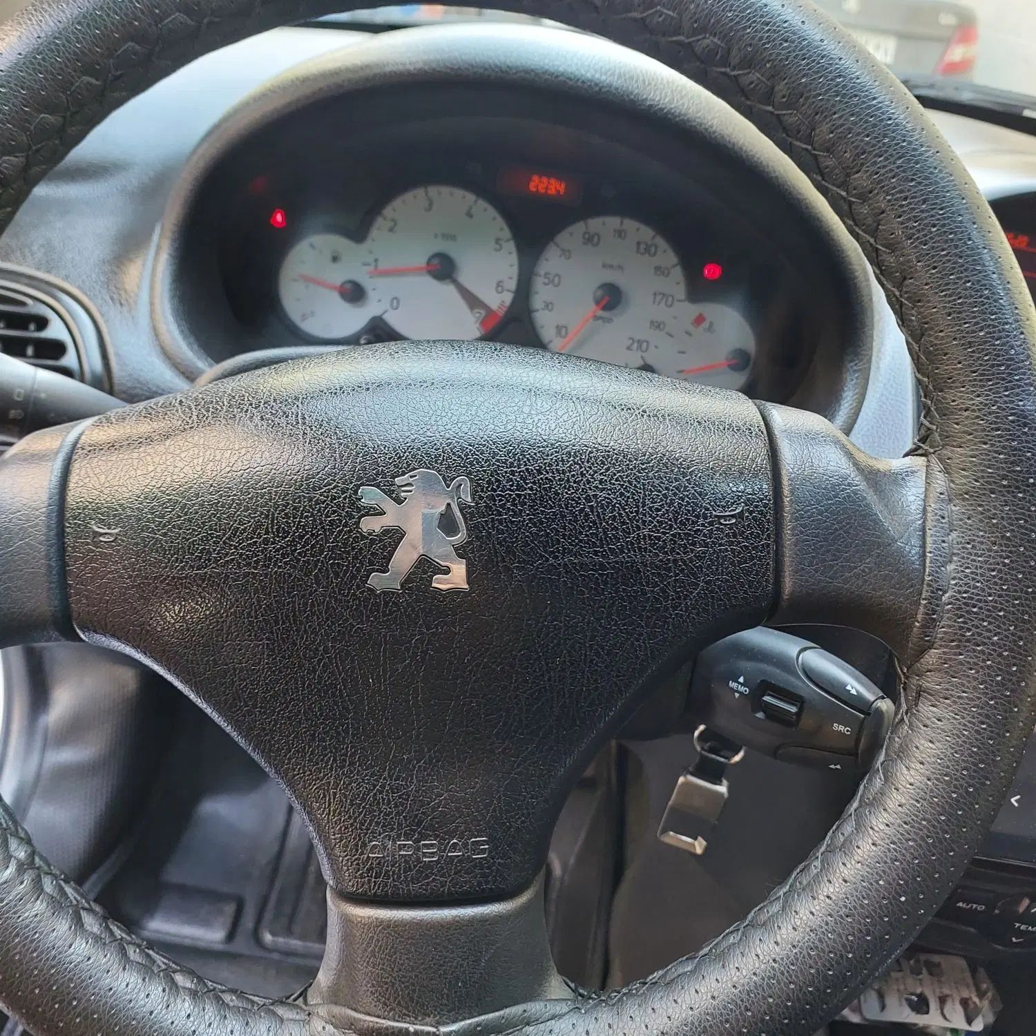 پژو ۲۰۶ صندوق دار v8 - 1400