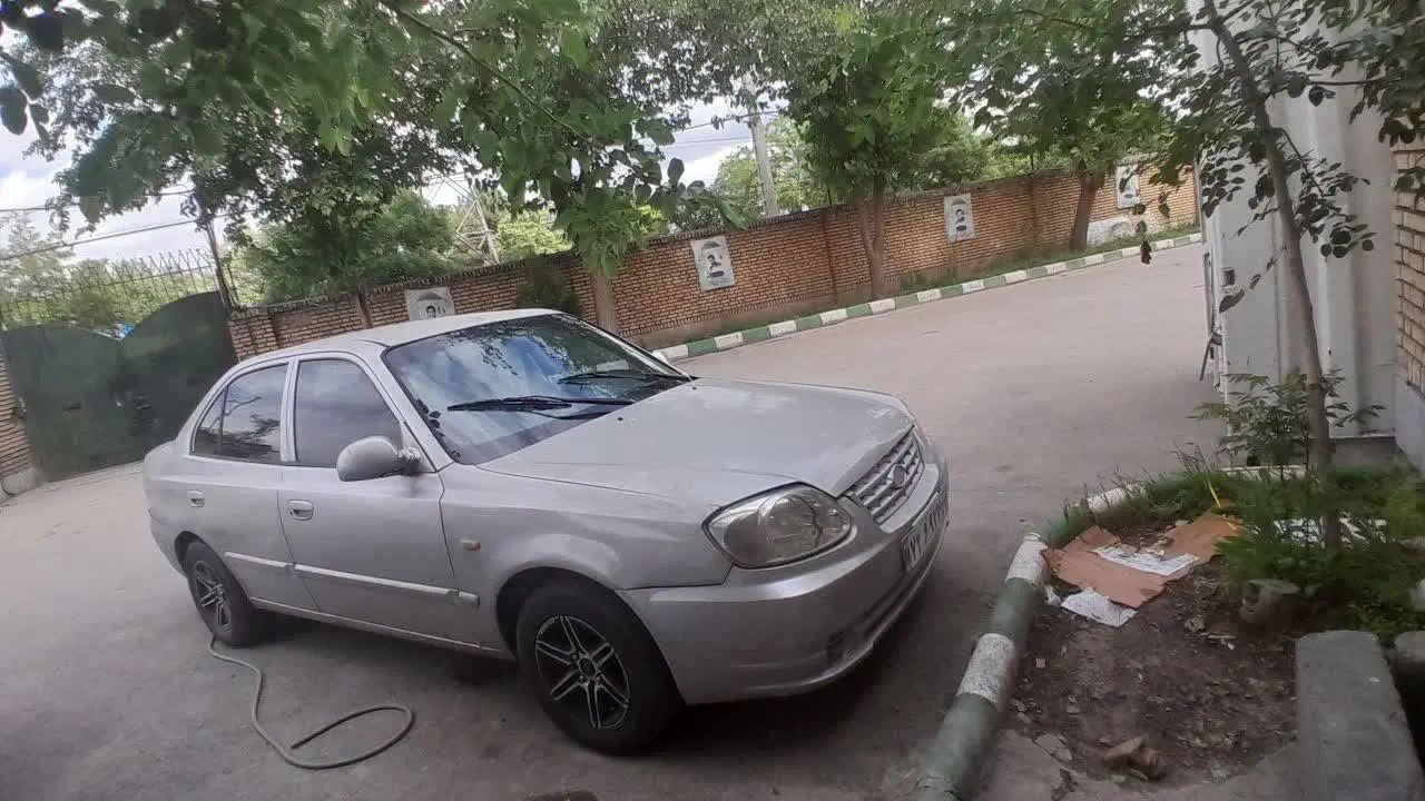 هیوندای ورنا دنده‌ ای - 1385