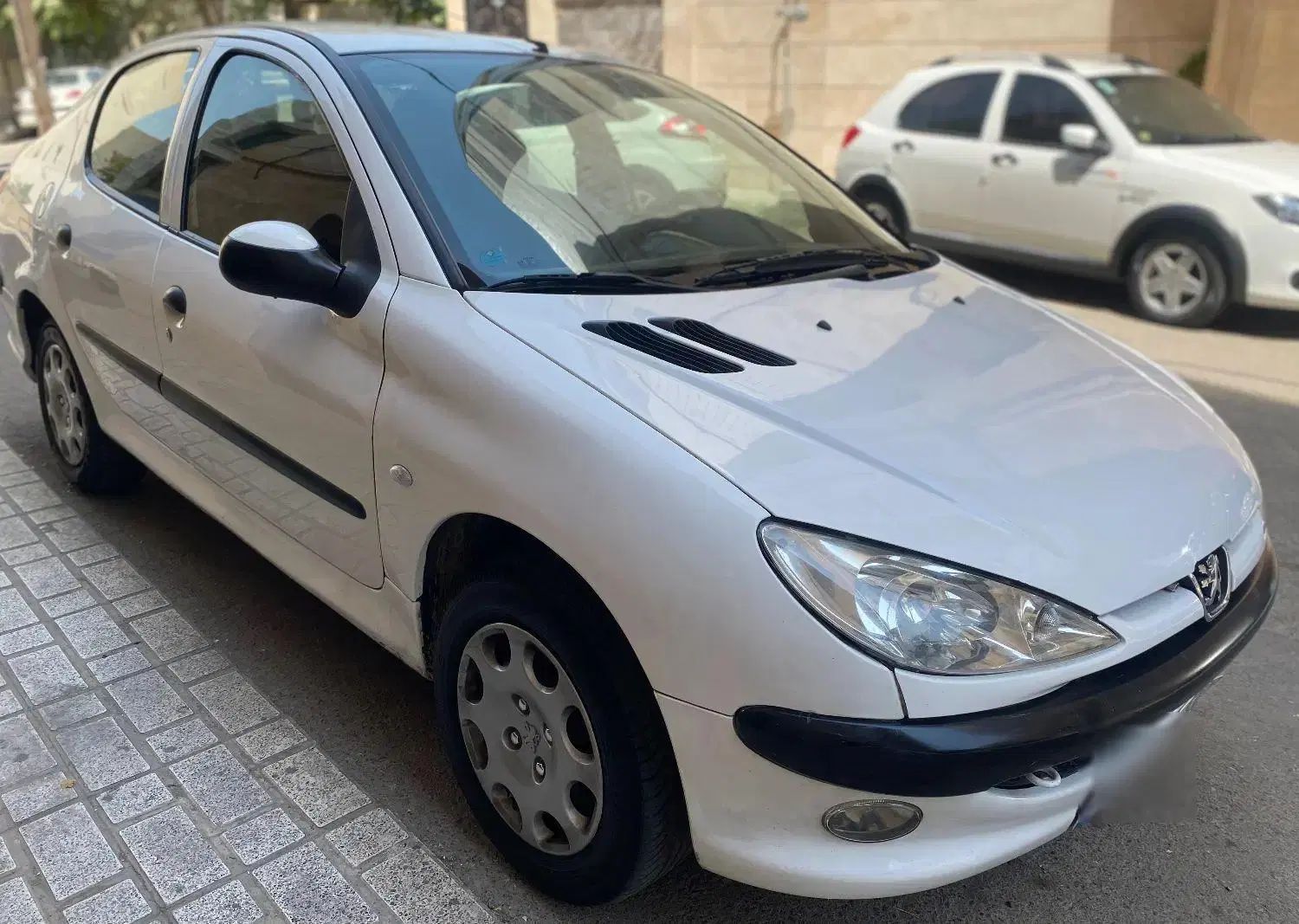 پژو ۲۰۶ صندوق دار v8 - 1395