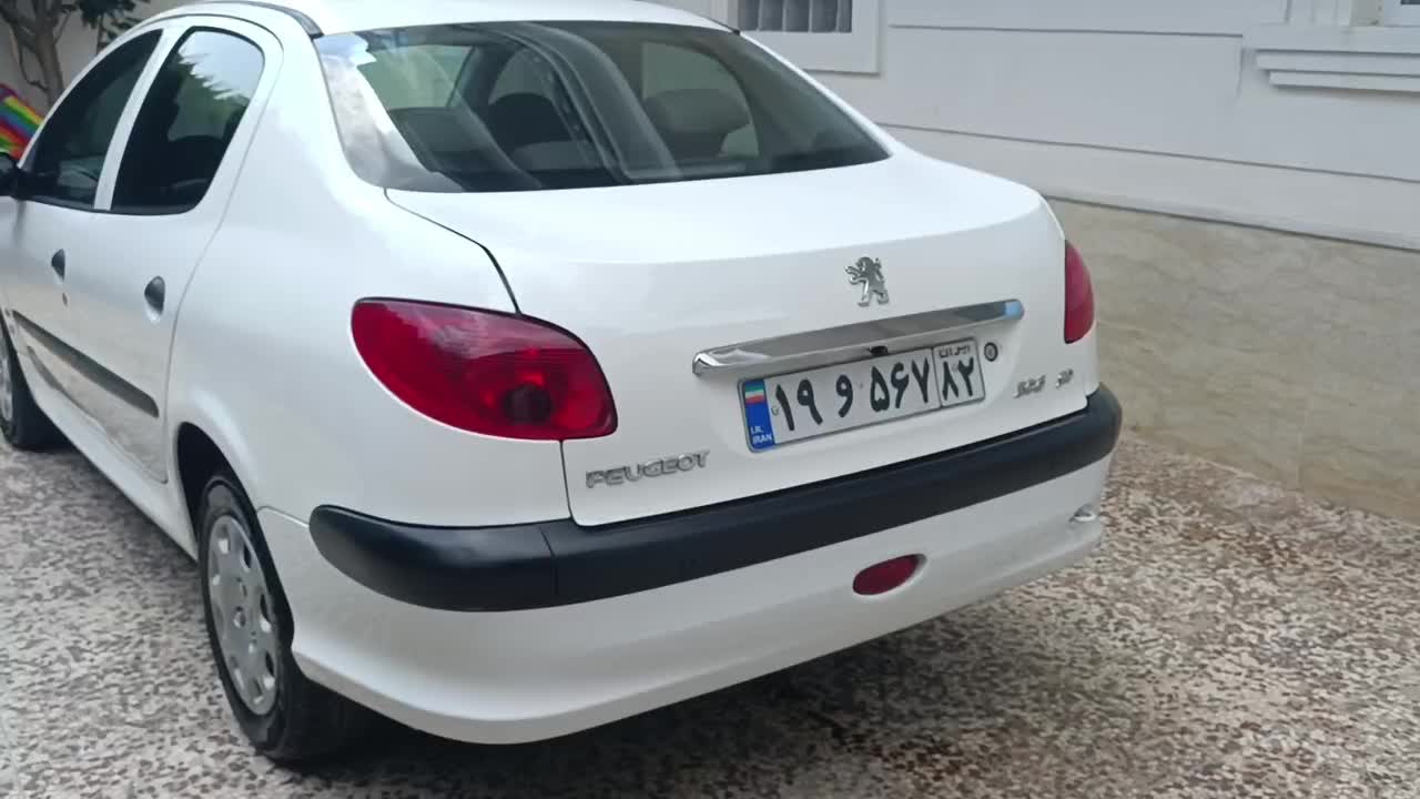 پژو ۲۰۶ صندوق دار v8 - 1393