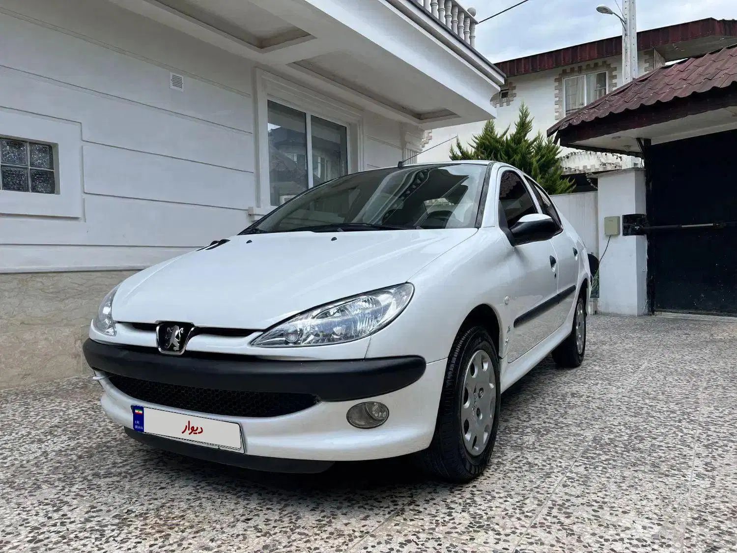 پژو ۲۰۶ صندوق دار v8 - 1393