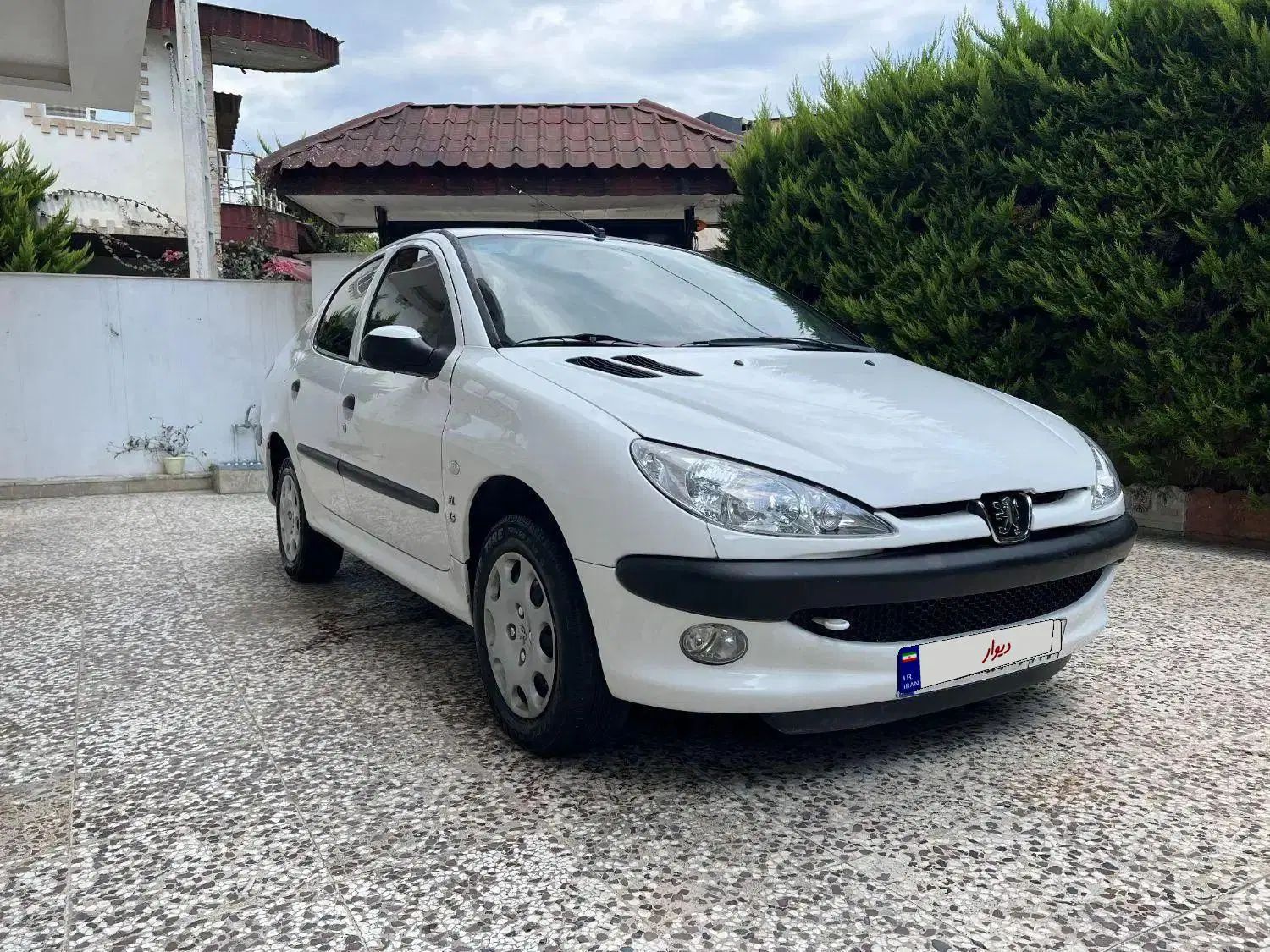 پژو ۲۰۶ صندوق دار v8 - 1393