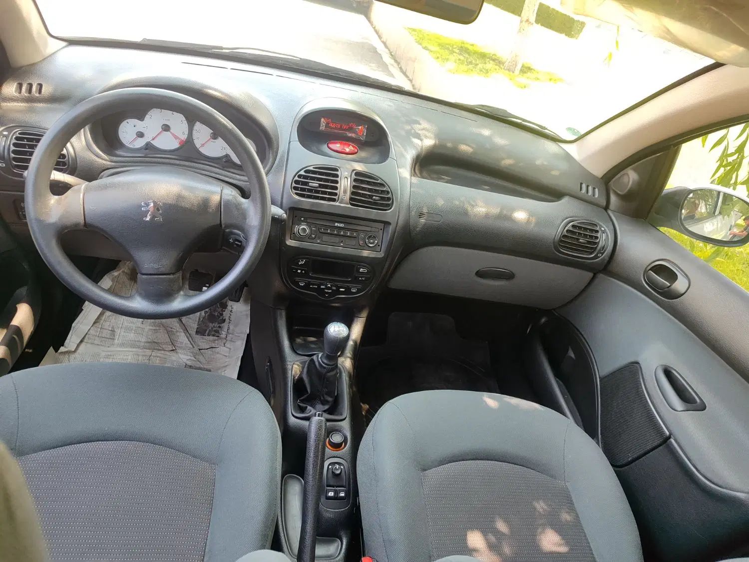 پژو ۲۰۶ صندوق دار v8 - 1399