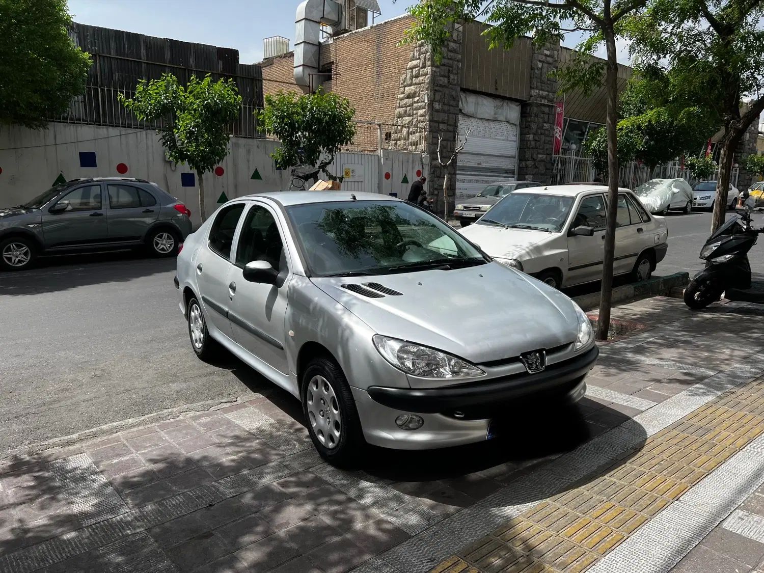 پژو ۲۰۶ صندوق دار v8 - 1392