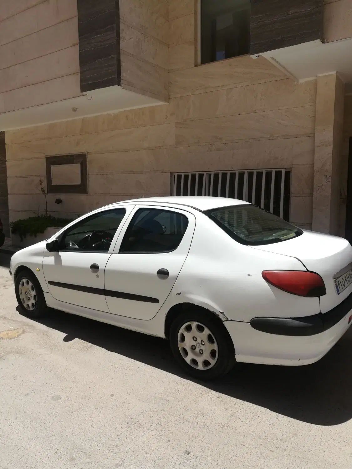پژو ۲۰۶ صندوق دار v8 - 1391