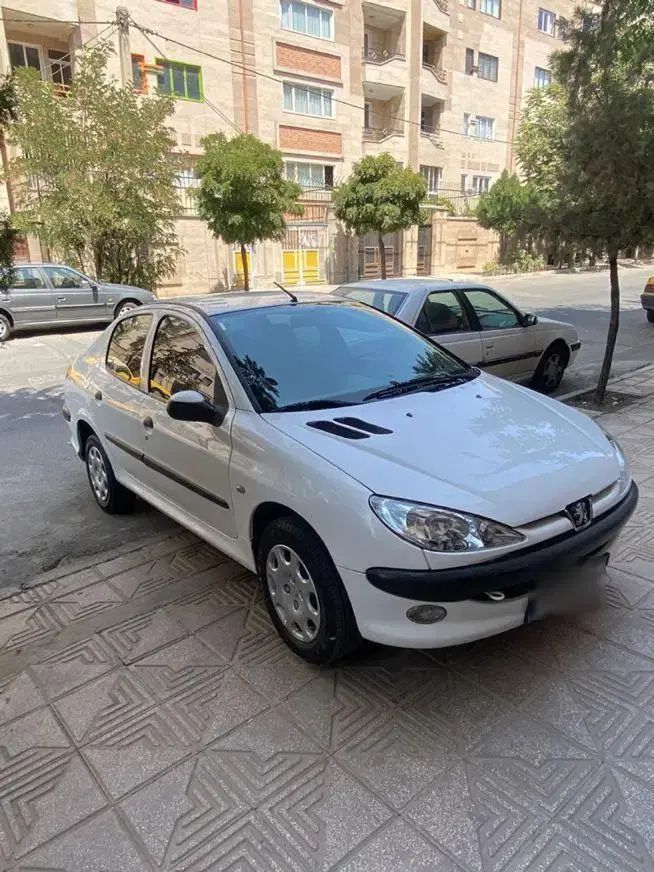 پژو ۲۰۶ صندوق دار v8 - 1398
