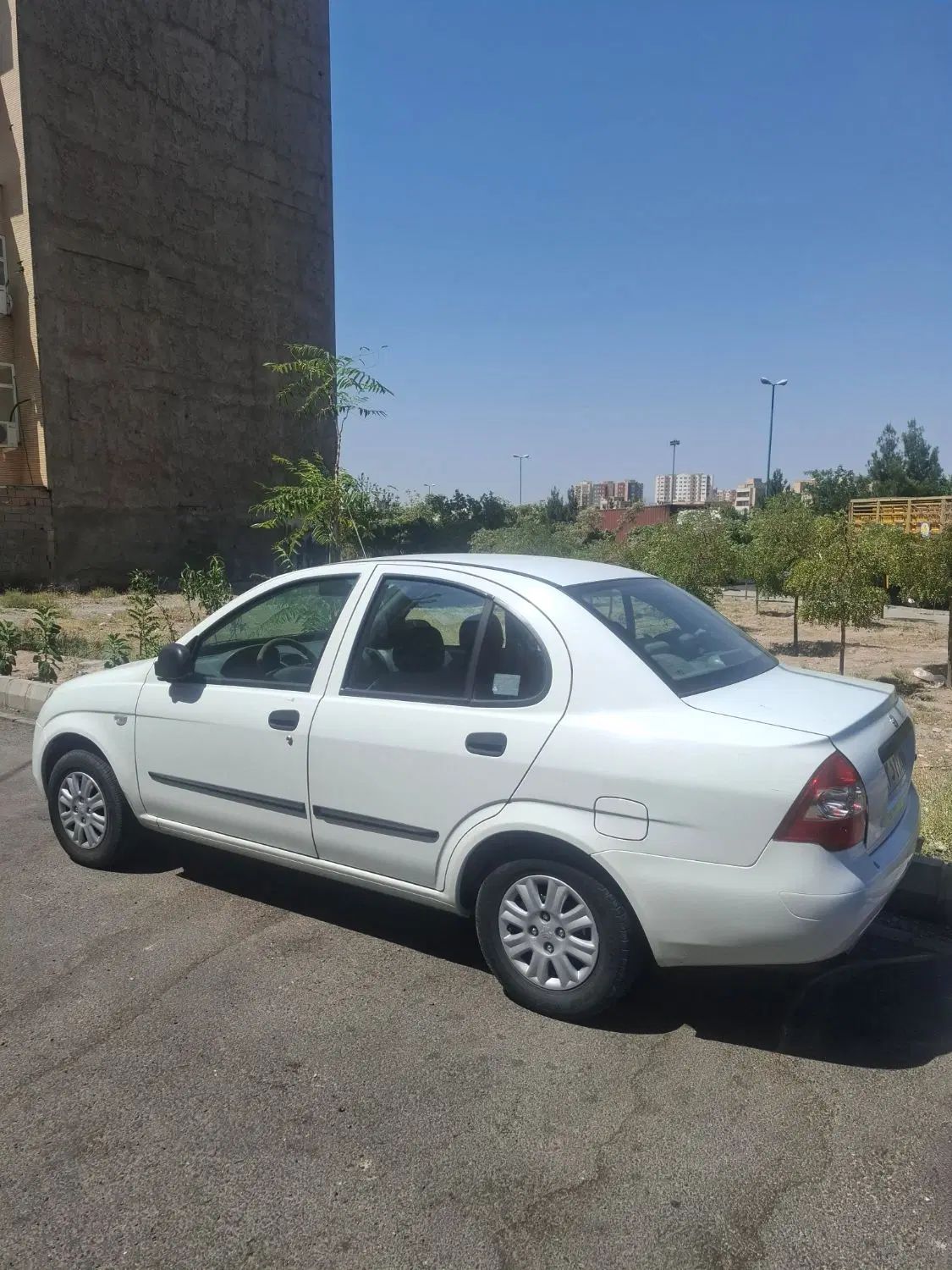 تیبا صندوق دار SX - 1400