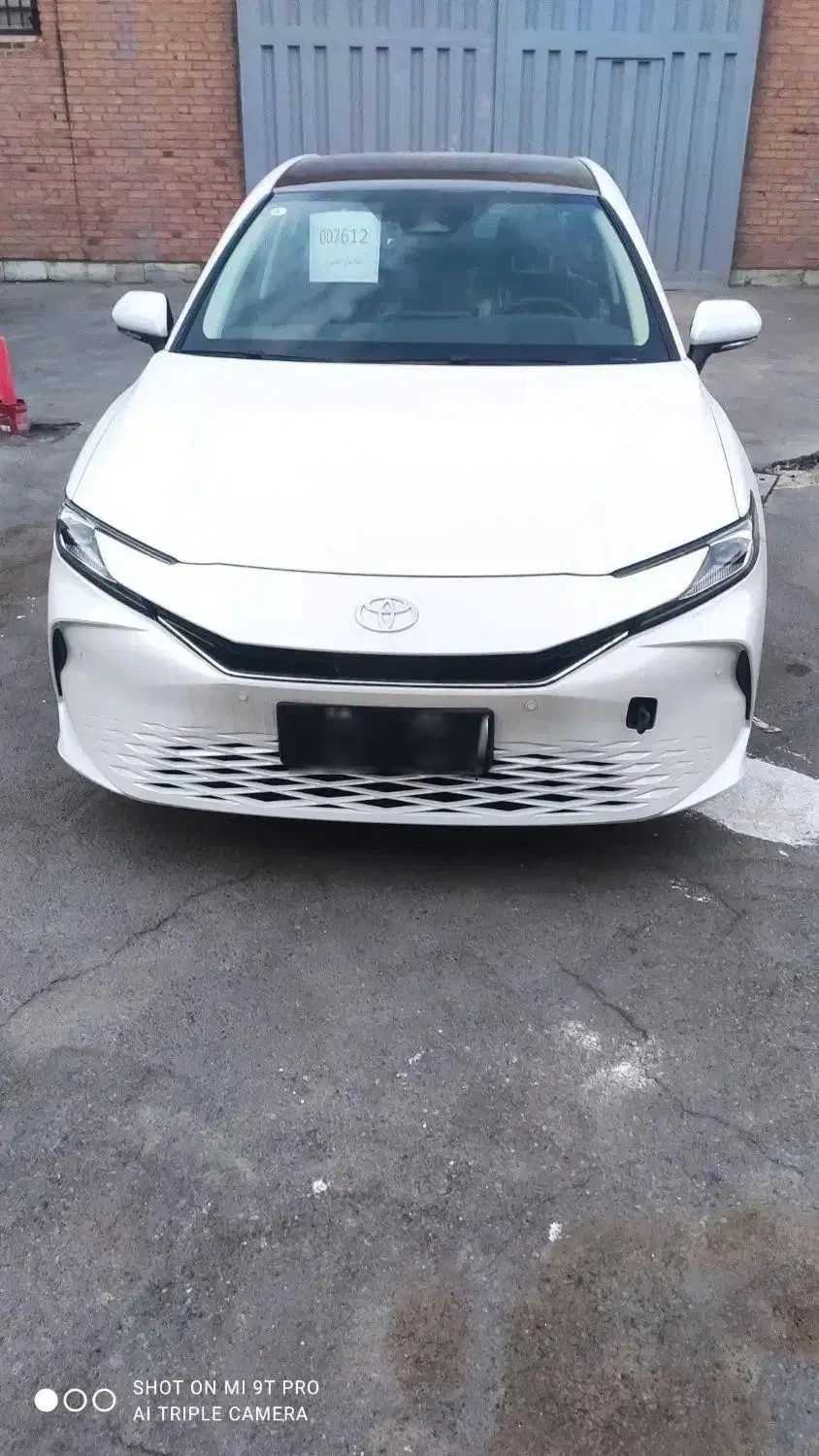 تویوتا کمری XLE - 2025