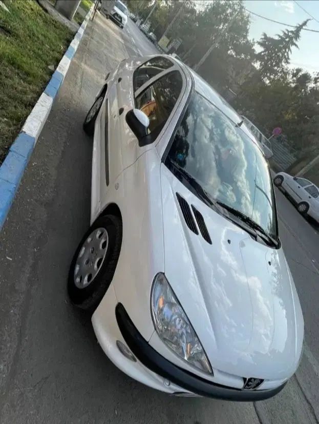 پژو ۲۰۶ صندوق دار v8 - 1393