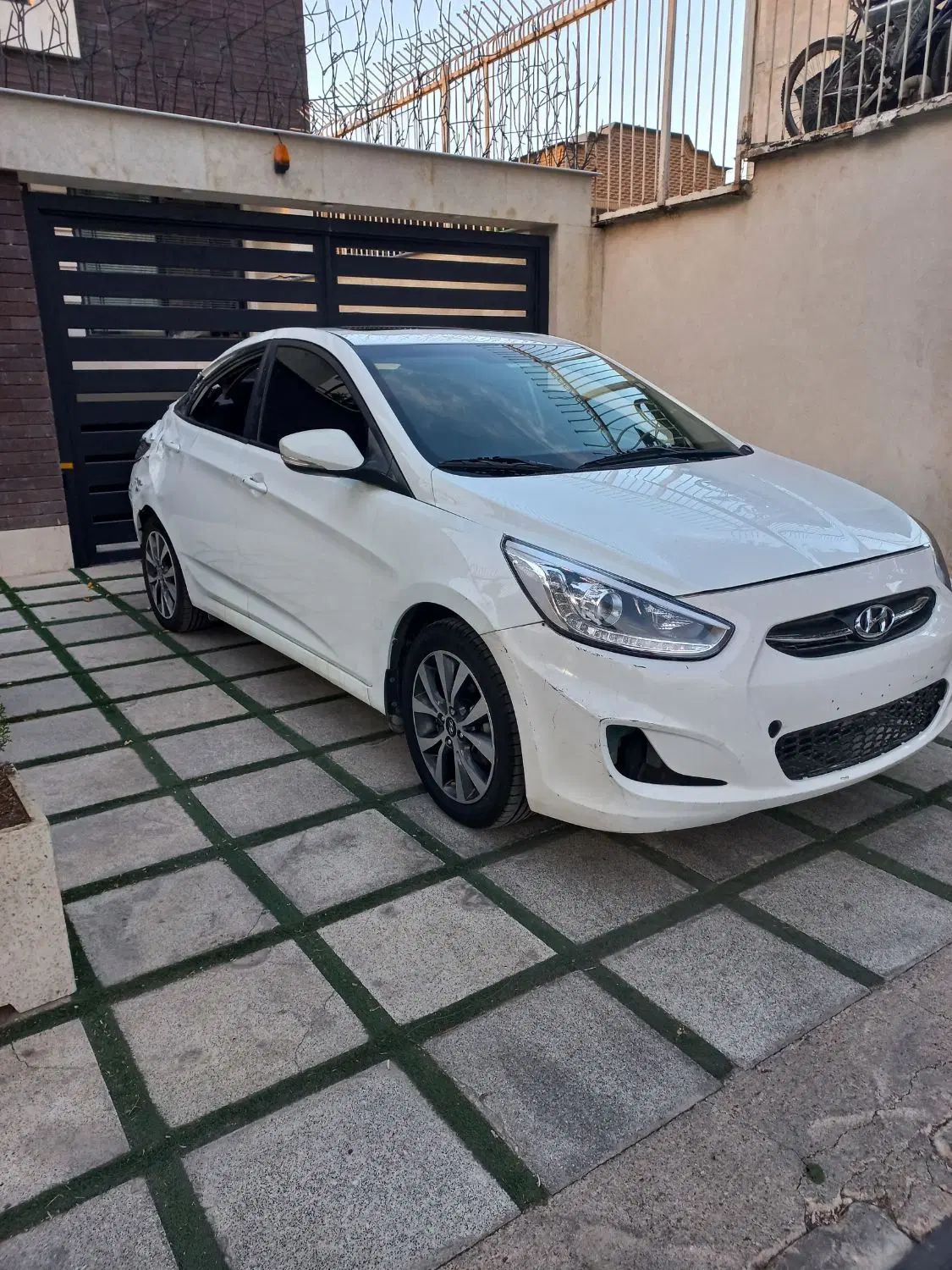هیوندای اکسنت 1.6 لیتر بلو - 2015